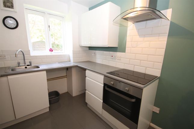 7, Joyce Green House, Dartford photo 3