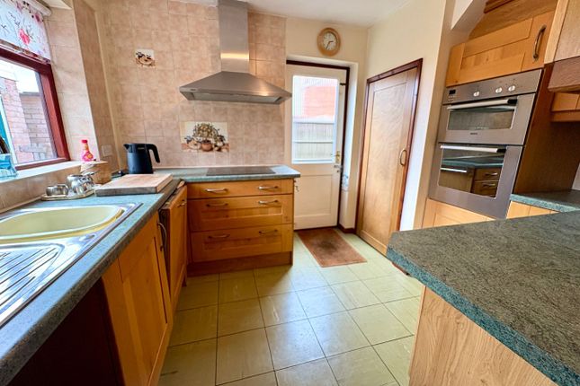 60, Grass Acres, Leicester photo 3