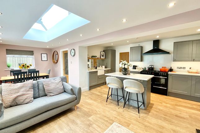 27 Pensford Grove, Stoke-On-Trent photo 2