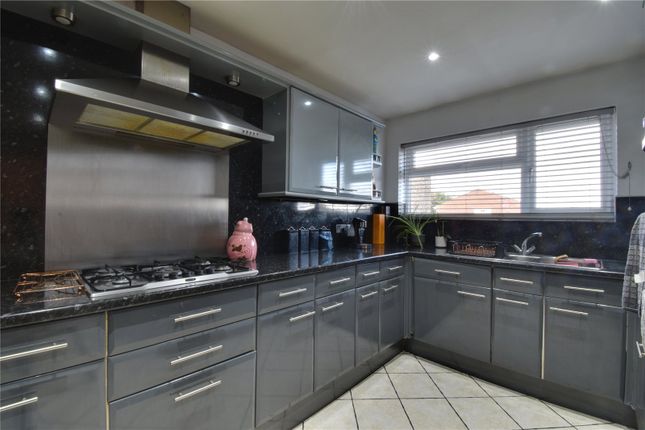 2, Sycamore Approach, Rickmansworth photo 3