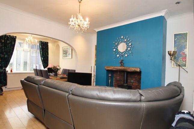 18, Llest Terrace, Llantwit Fardre photo 2