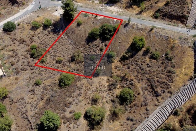 Land for sale in Evrychou 2831, Cyprus