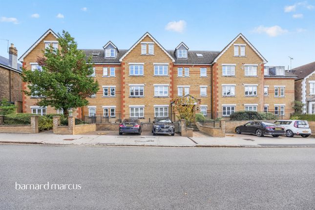 2-bed flat on Birdhurst Road, South Croydon, £275,000