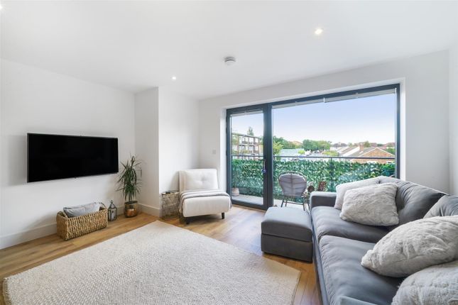 3 Treasure House, Harrowdene Road, Wembley photo 4