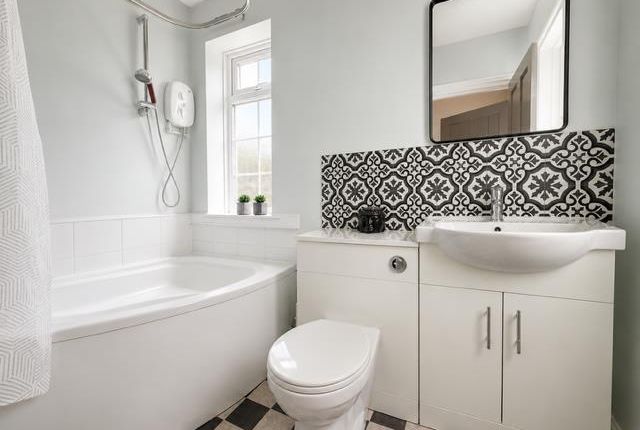 Studio flat on 30a, Grecian Street, AYLESBURY, £1,050/mo