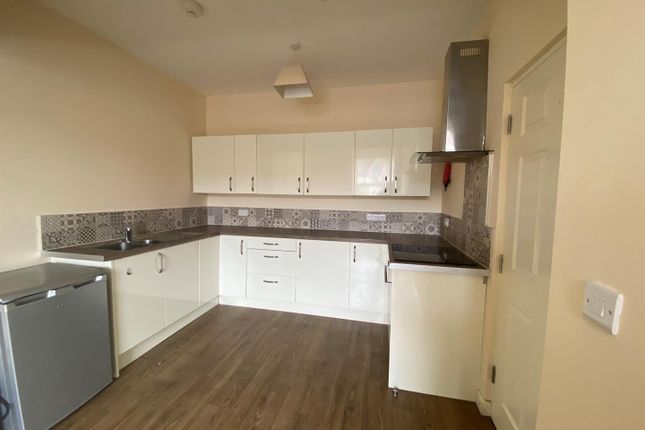 34 Fore Street, Okehampton photo 3