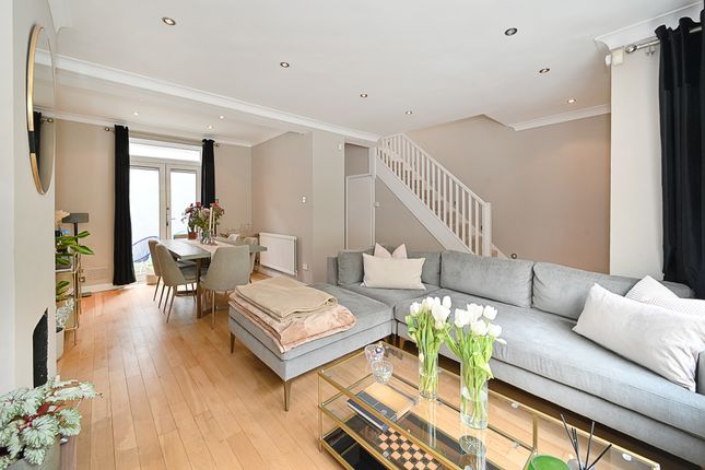 Thumbnail Mews house for sale in Rede Place, London