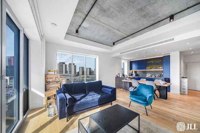 Flat for sale in Goodluck Hope Walk, London