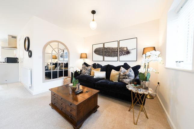 13 Dainty Close, Leicester photo 4