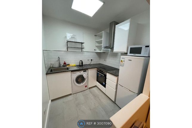Apt  Metro Central Heights, Newington Causeway, London photo 2