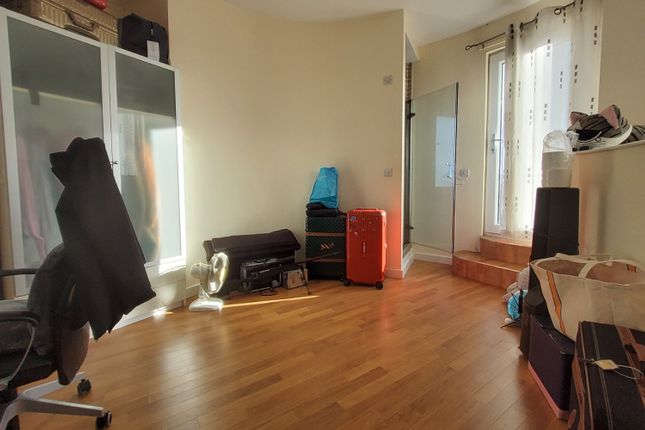 18, Spire House, Harrow photo 3