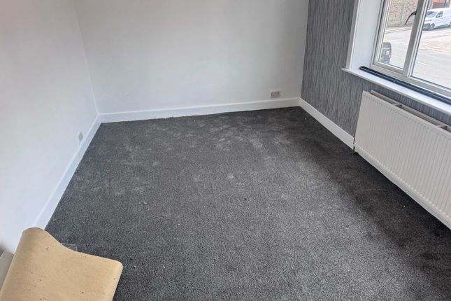 4, Old Bank Road, Mirfield photo 3