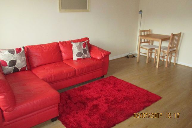 Thumbnail Flat to rent in Crombie Place, Westhill, Aberdeenshire