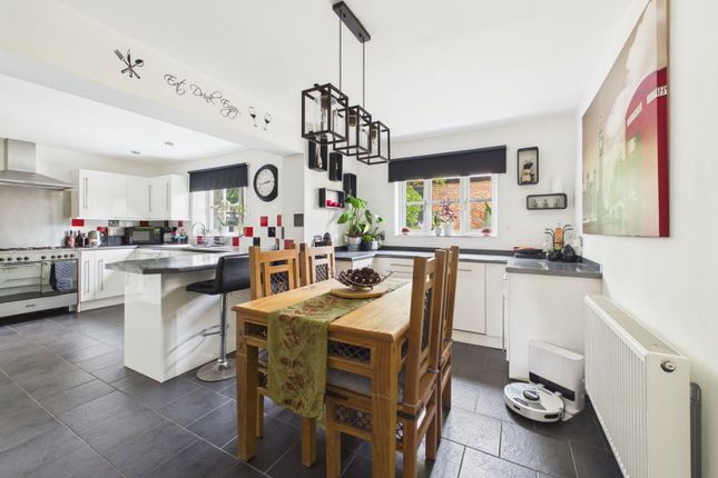 4, Lords Hill Close, Coleford photo 2
