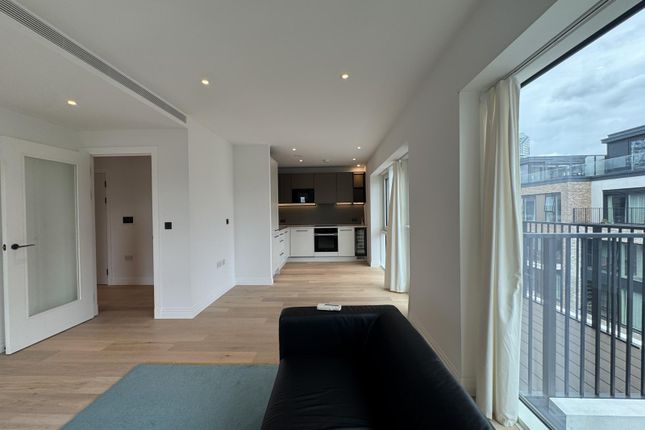 39 Savoy House, 5 Lockgate Road, LONDON photo 5