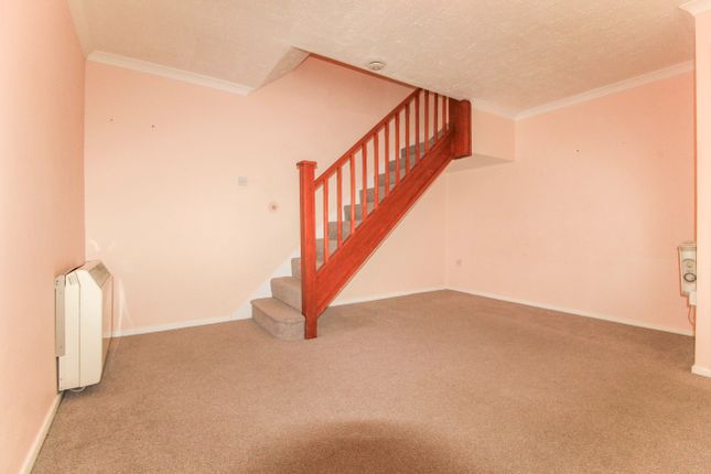 Turnberry Court, Watford photo 2
