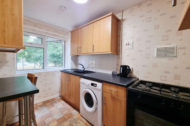 31, STEVENAGE photo 3