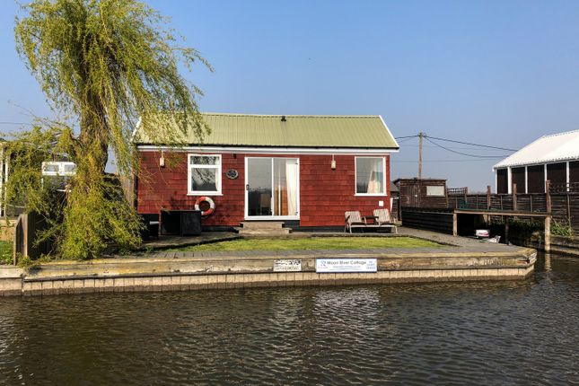 Thumbnail Detached bungalow for sale in North West Riverbank, Potter Heigham, Great Yarmouth