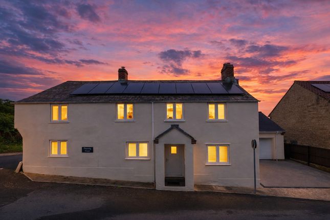 Foundry House, Crewkerne Road, Higher Frome Vauchurch photo 2