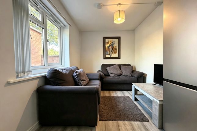 22, Margaret Road, Exeter photo 3