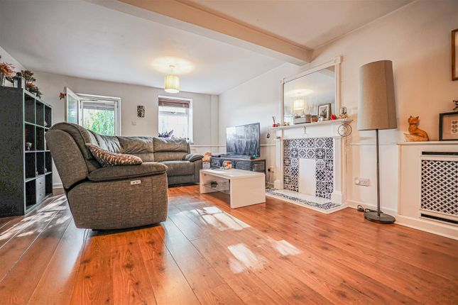 St. Johns Road, Hemel Hempstead photo 4