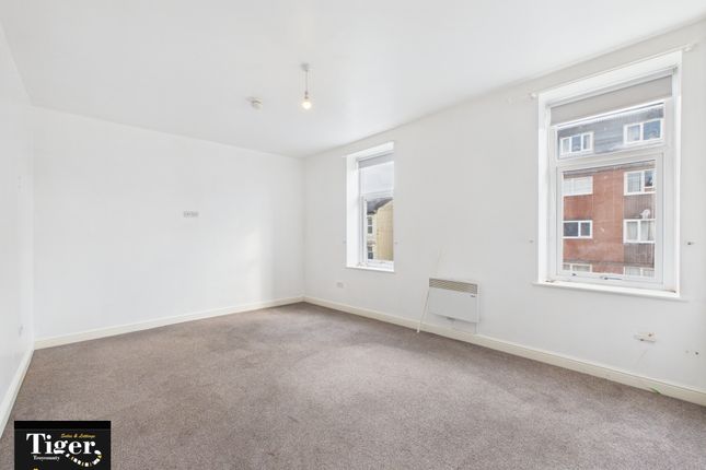 Flat B, 6, Shaw Road, Blackpool photo 2