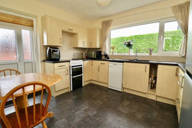 6, Hillman Close, Lincoln photo 4