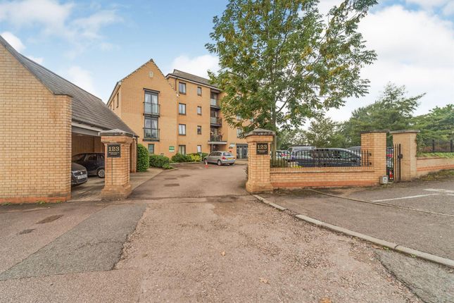 Thumbnail Flat for sale in North Gate Court, Shortmead Street, Biggleswade, Bedfordhshire