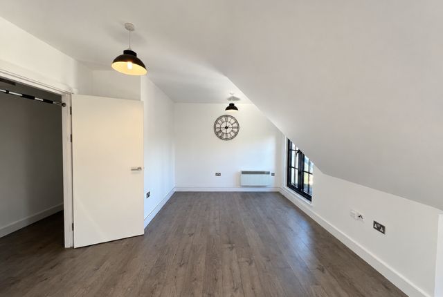Flat 13, St Georges House, Cheshunt photo 4