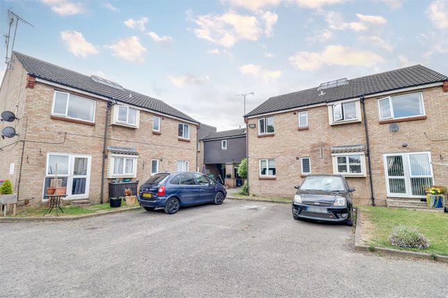 Thumbnail Flat for sale in Trianon Court, Rectory Road, Pitsea, Basildon