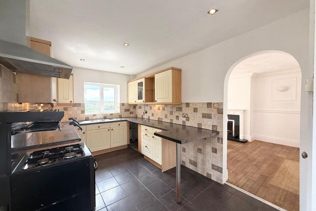 104, Fairfield Hill, West Yorkshire photo 3