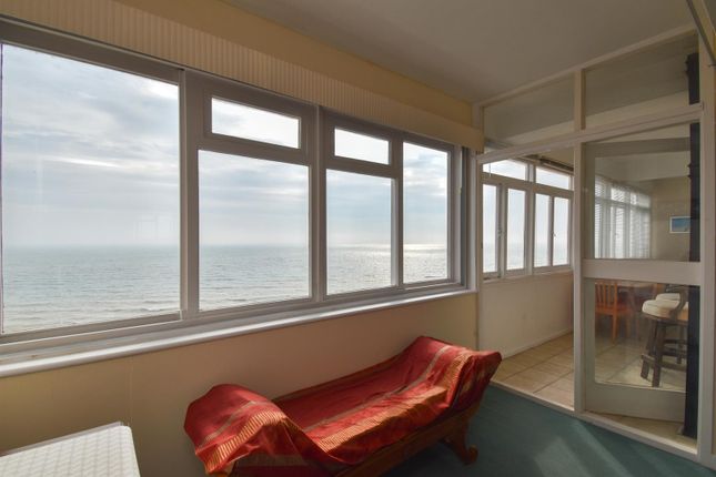156, Marine Court, St. Leonards-On-Sea photo 2