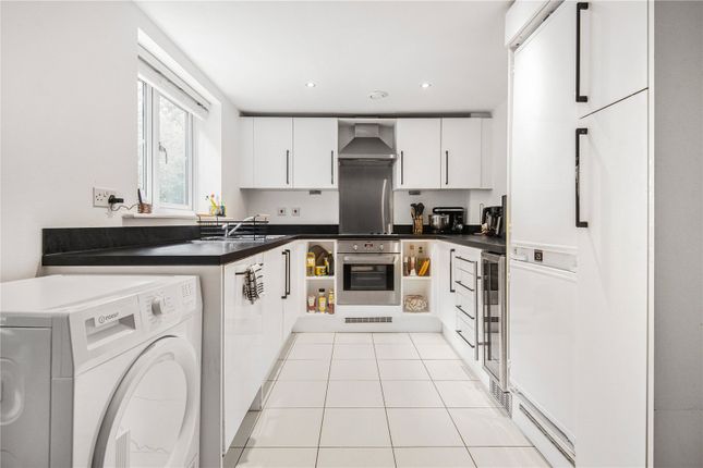 37, Wharf Way, Kings Langley photo 3