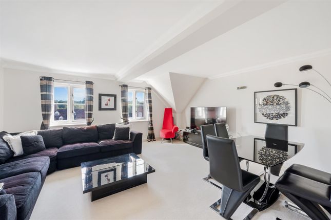 19 Elizabeth House, Elizabeth Drive, Banstead photo 2