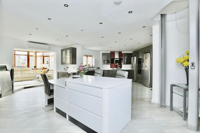 75, Westthorpe Road, Sheffield photo 2