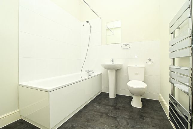 Thumbnail Flat to rent in East Street, Barking