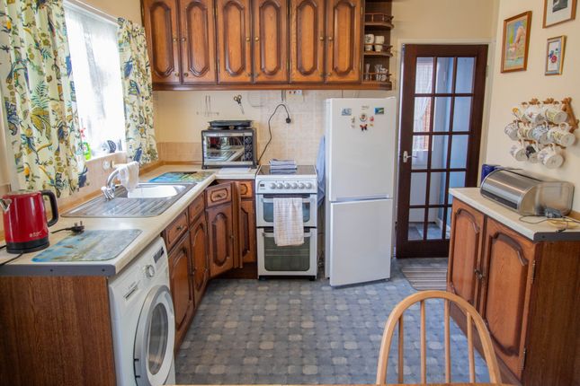 10 Kings Avenue, Ottery St Mary photo 4