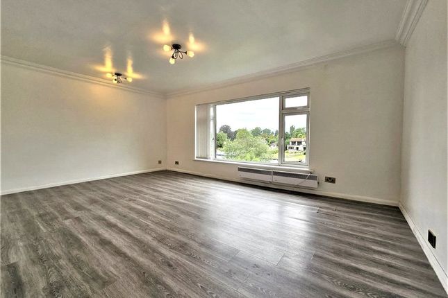 Flat for sale in Thames Side, Staines-Upon-Thames, Surrey