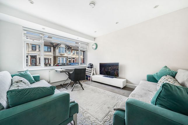 203, Winchester Road, London photo 2