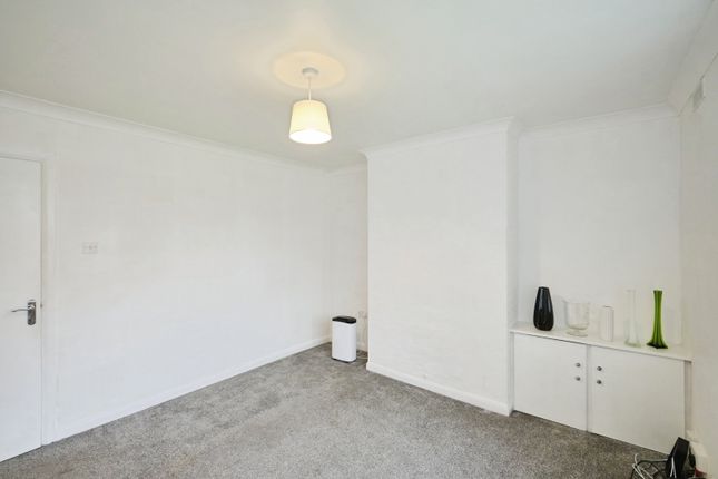 4, Dewhurst Croft, West Midlands photo 3
