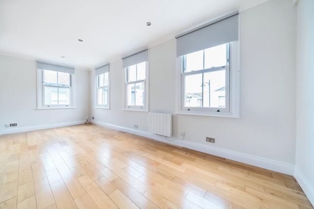 Flat to rent in Spinners Walk, Windsor