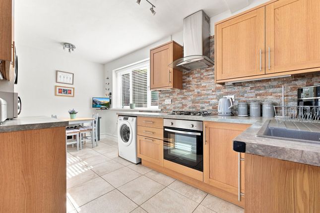 11 Wingfield Crescent, Sheffield photo 4