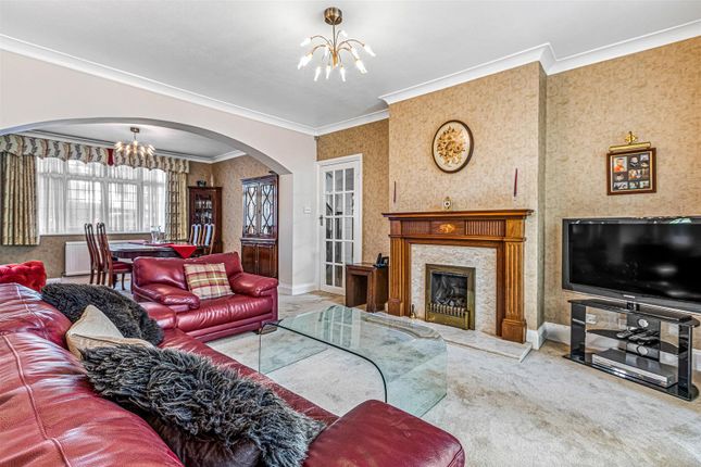 15, Pine Tree Avenue, Leicester photo 2