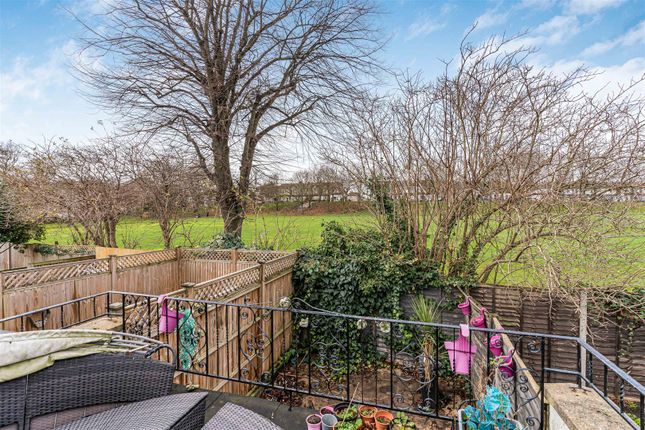 37, Harold Road, Sutton photo 4