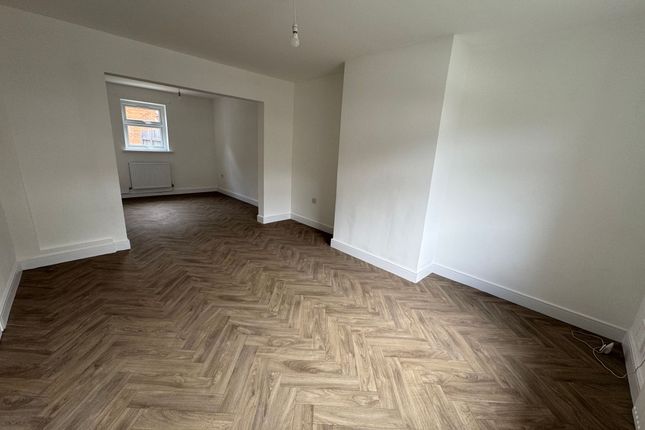 157 Cae'r Wern, Merthyr Tydfil photo 3