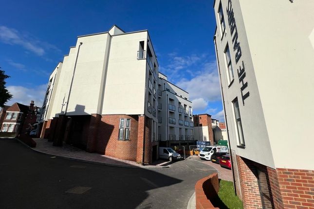 2-bed flat on 39 The Balbirs, Portswood Road, Southampton, £1,395/mo