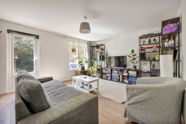 43, Rectory Square, Stepney Green photo 2