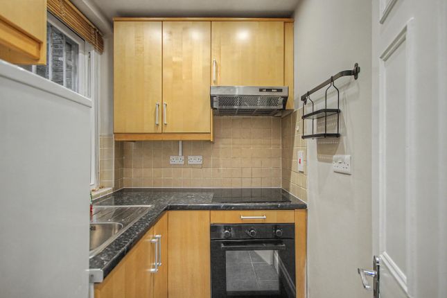 38 Flat 1, Fellows Road, London photo 3