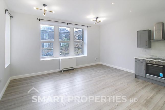 Flat 4, 20, Blackwall, Halifax photo 3