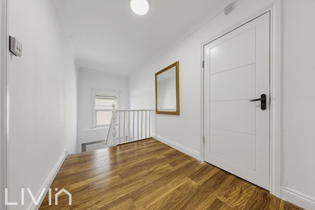 Flat B, South Croydon photo 4